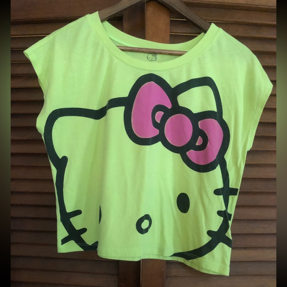 Hello Kitty T-Shirt - Picture 6 of 8